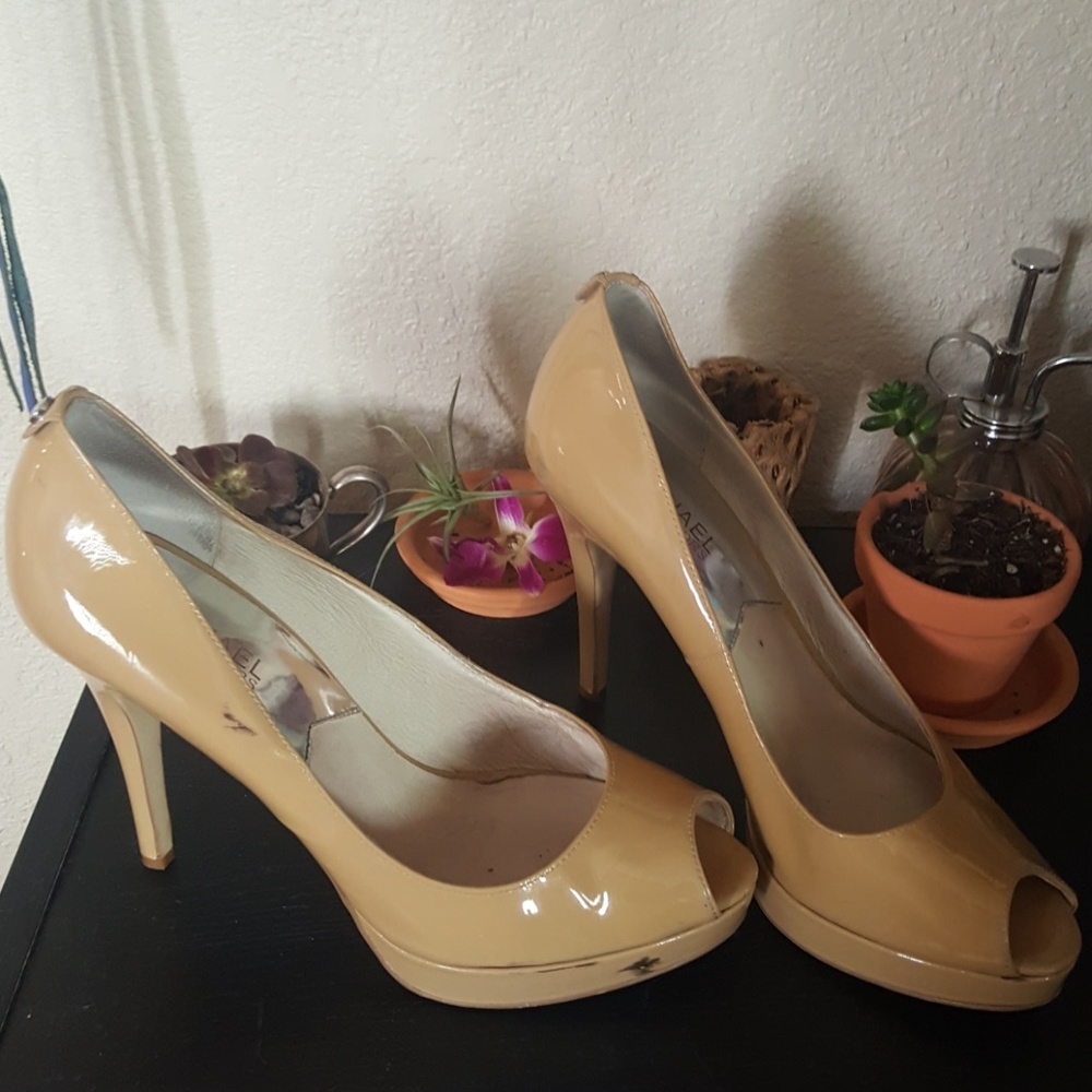 Michael Kors Peep toe Pumps